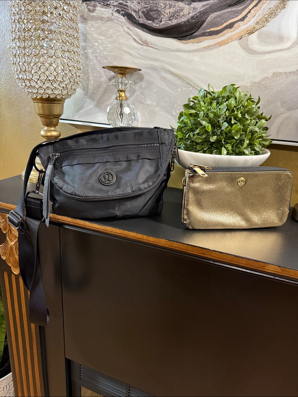 Lululemon Waist Bag / Wristlet